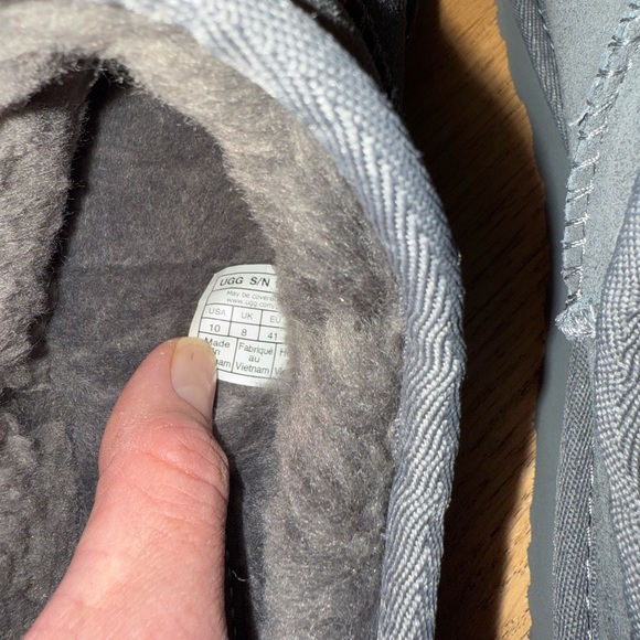 UGGs - Picture 6 of 6